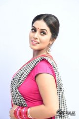 Poorna at Jayammu Nischayammu Raa Movie Song Launch